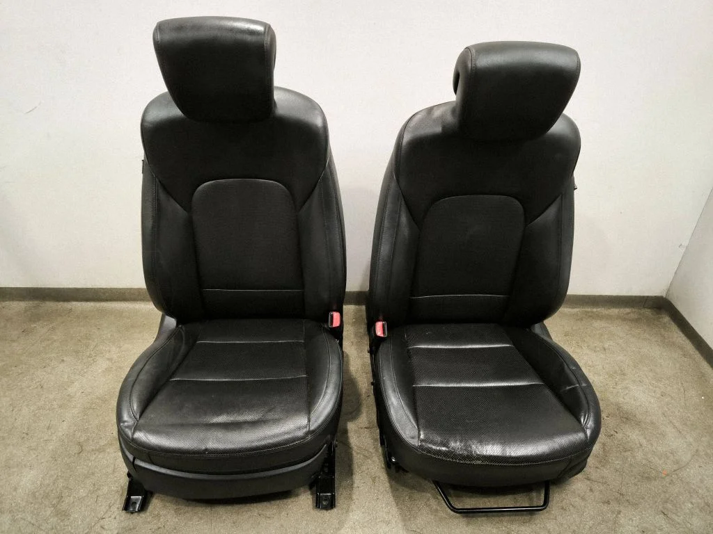 Seat set – front