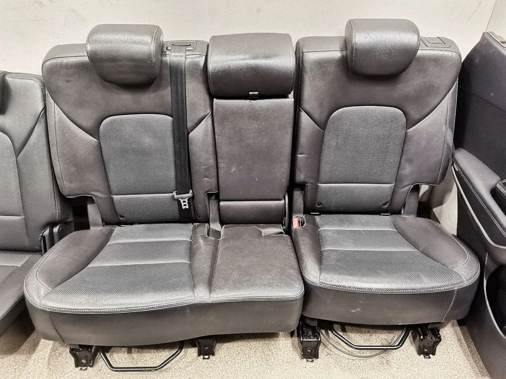 Seat set
