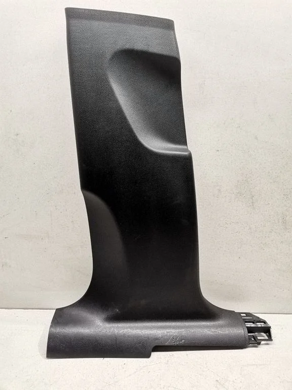 (B) pillar trim (bottom) 95B867239B