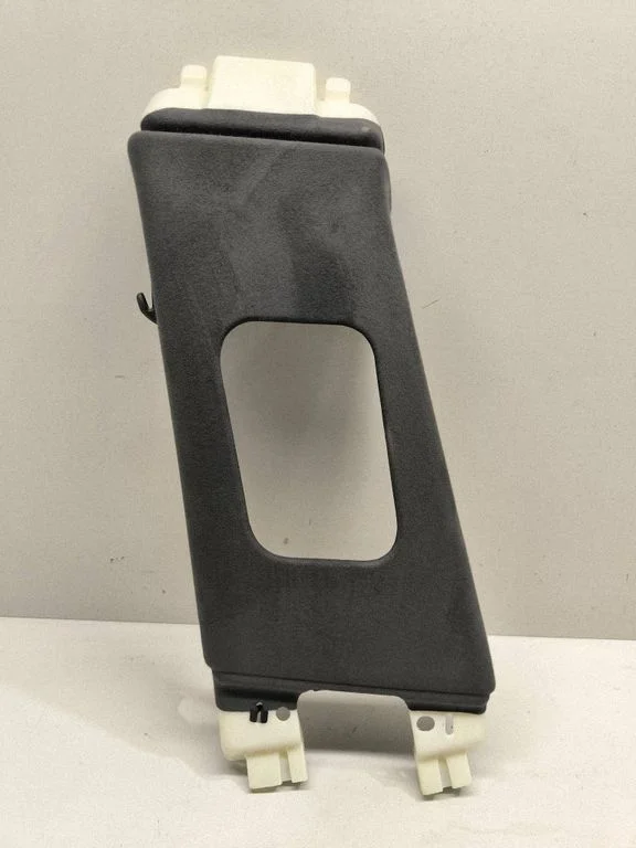 (B) pillar trim (top) 6701382620