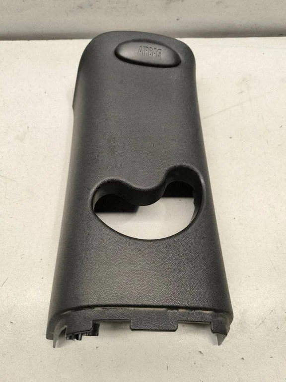 (B) pillar trim (top) 714153108