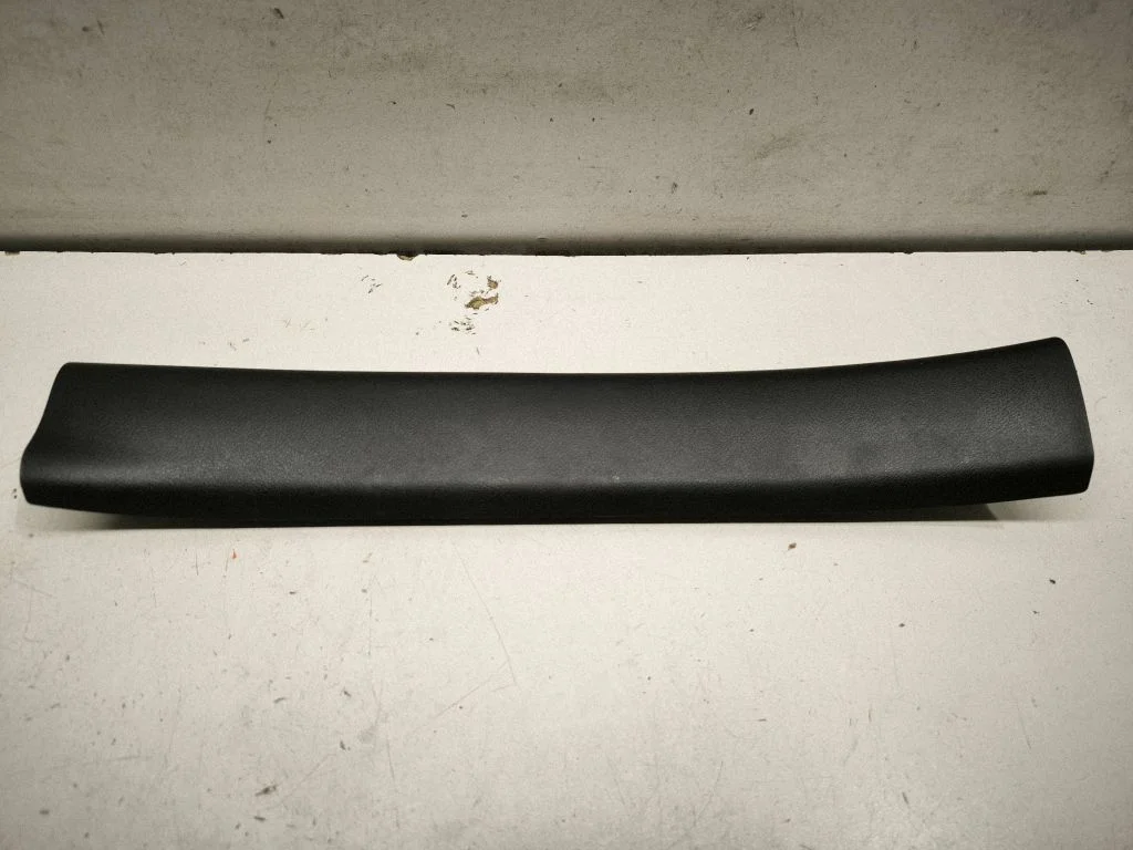 Rear sill trim cover 6791848110