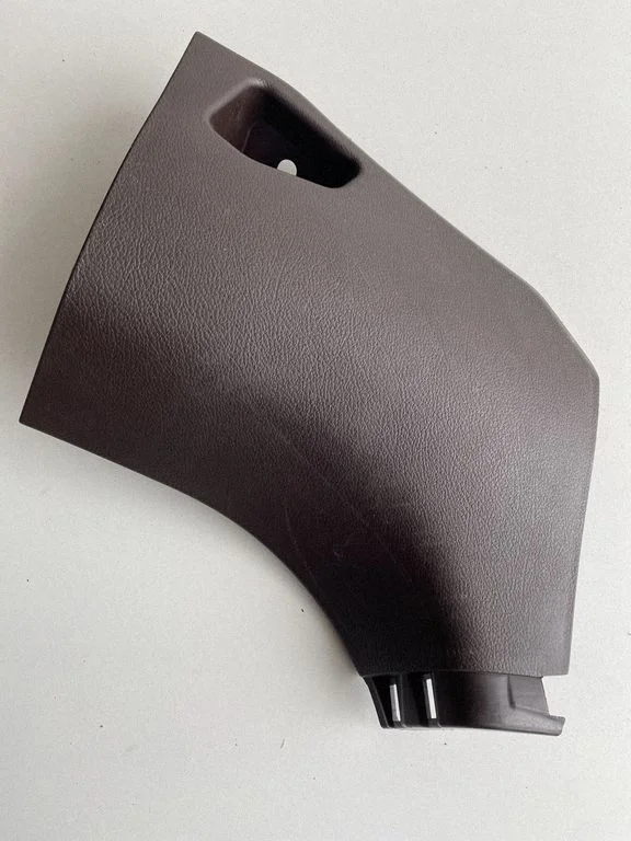 Foot area side trim 6211248070
