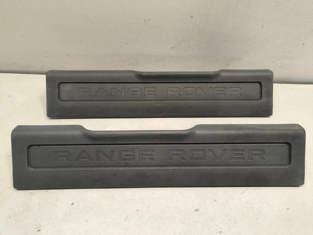 Front sill trim cover BJ3213201AD