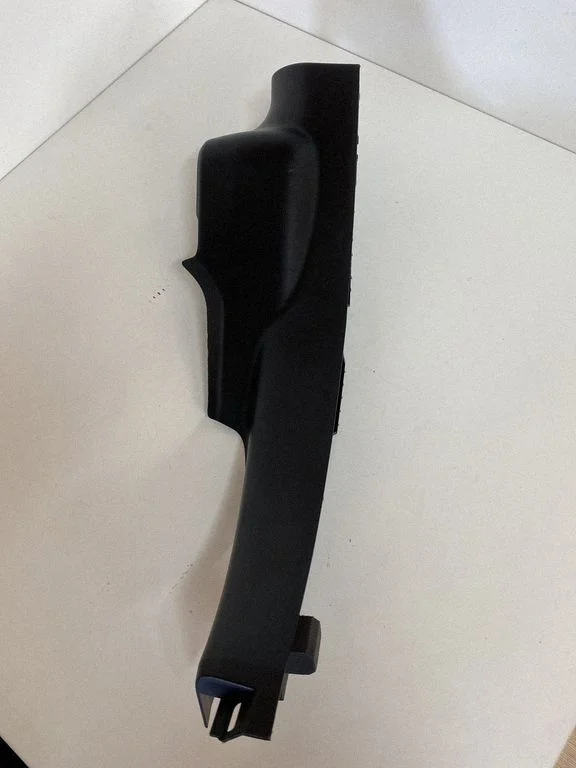 Rear seat side bottom trim – Maserati Ghibli (2013-)