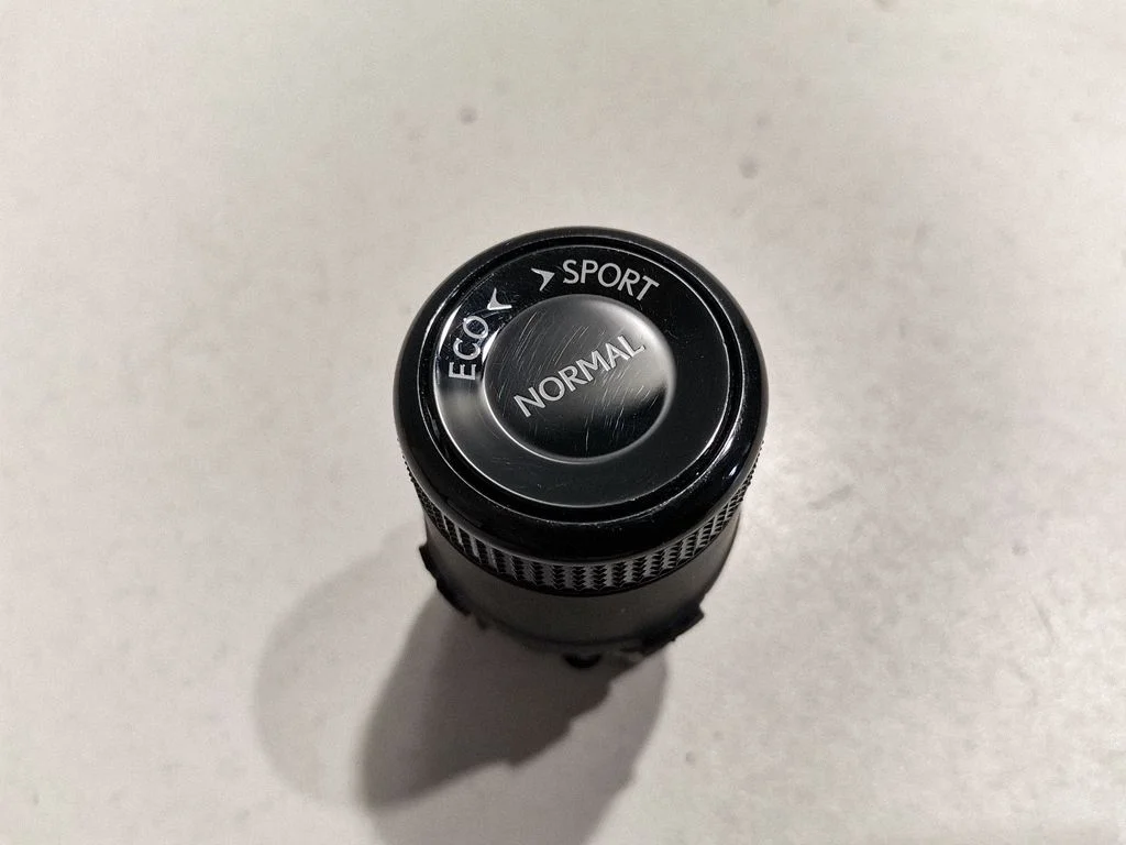 Other switches/knobs/shifts – front
