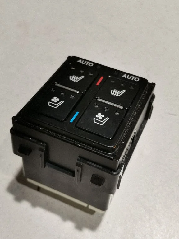 Seat heating switch 8475248010