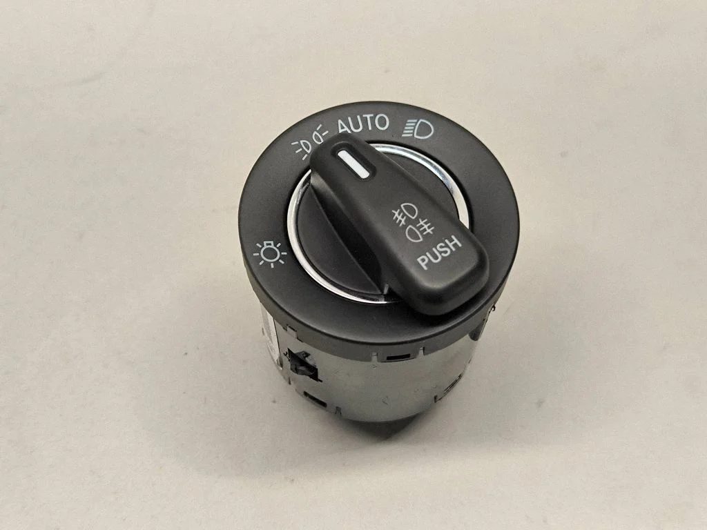 Light switch 6MS81DX9AA