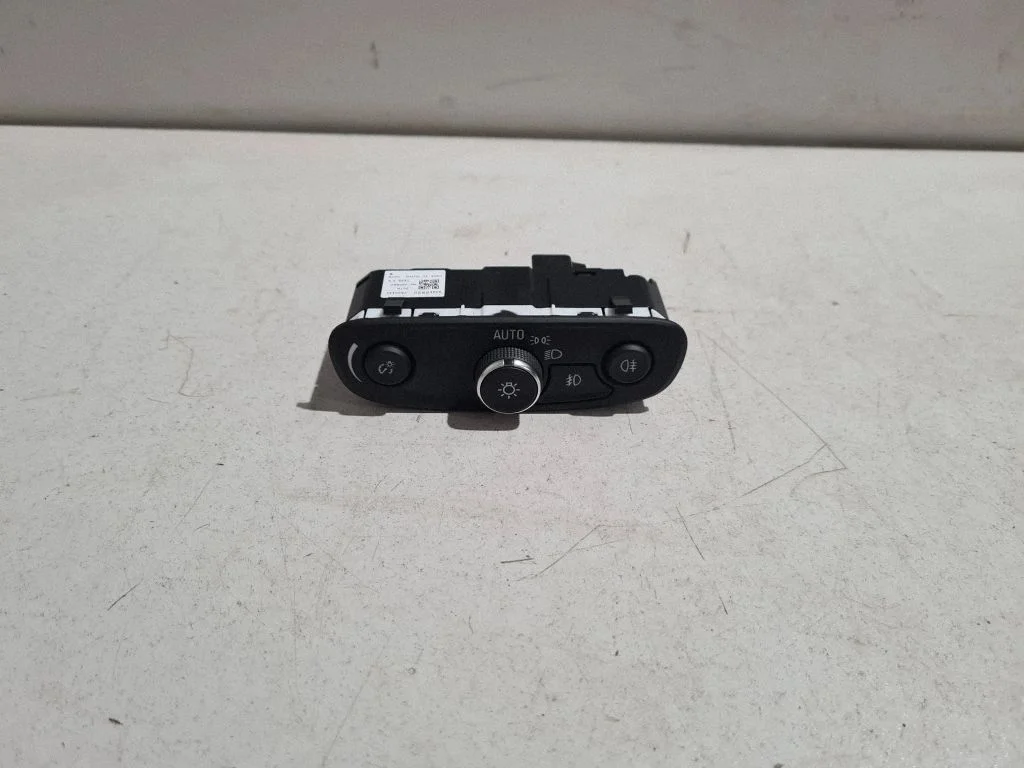 Light switch 84215920