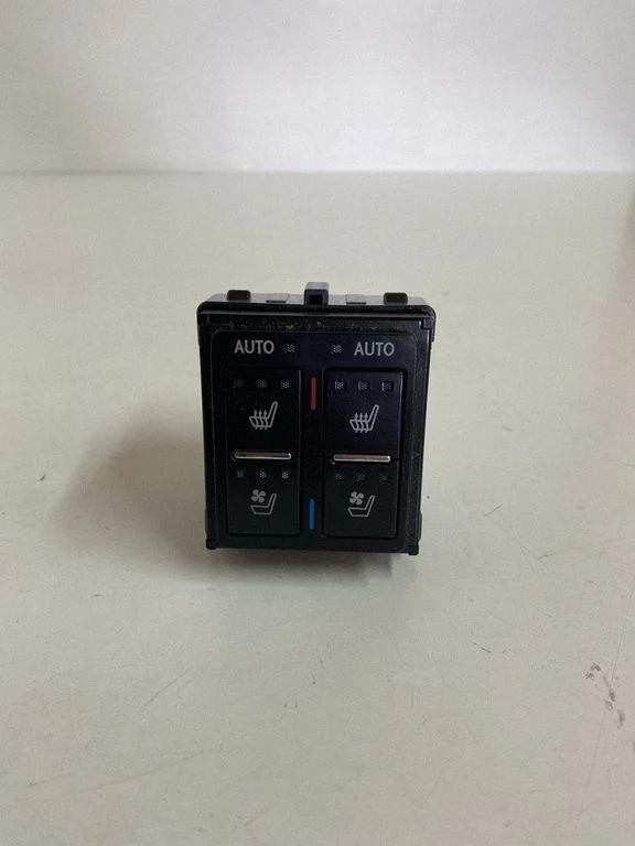 Seat heating switch 8475248010