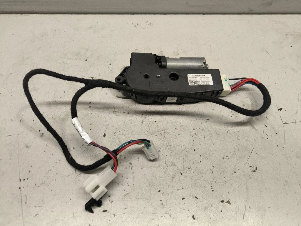 Sunroof motor/actuator – Mercedes-Benz CLA-Class C117 X117 W117 (2013-2019)