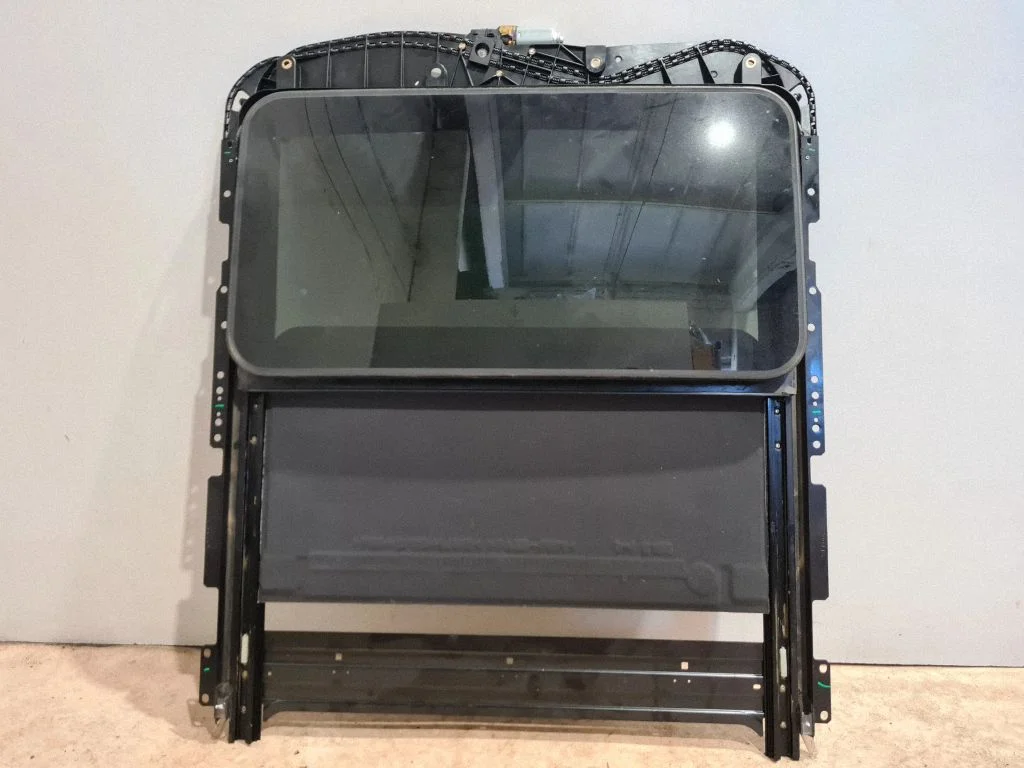 Katuseluugi komplekt 6113063C