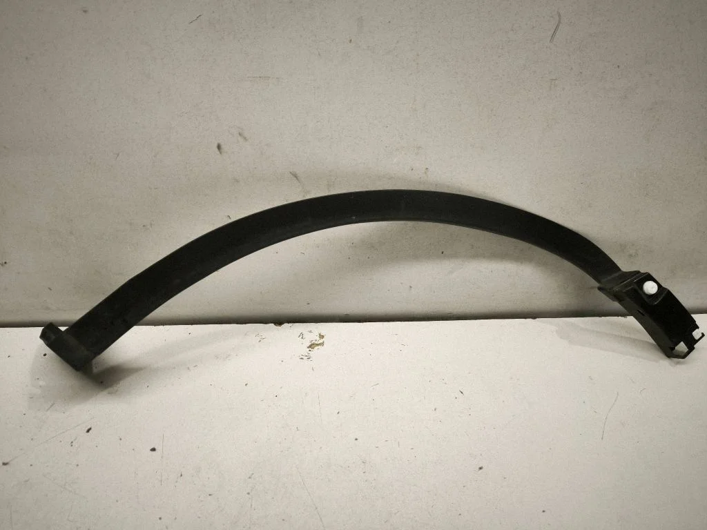 Rear arch trim 7587448030