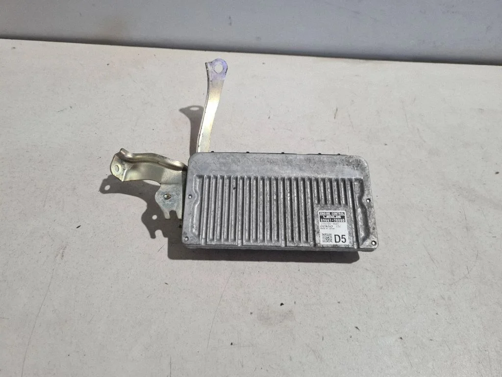 Engine control unit/module 8966178880
