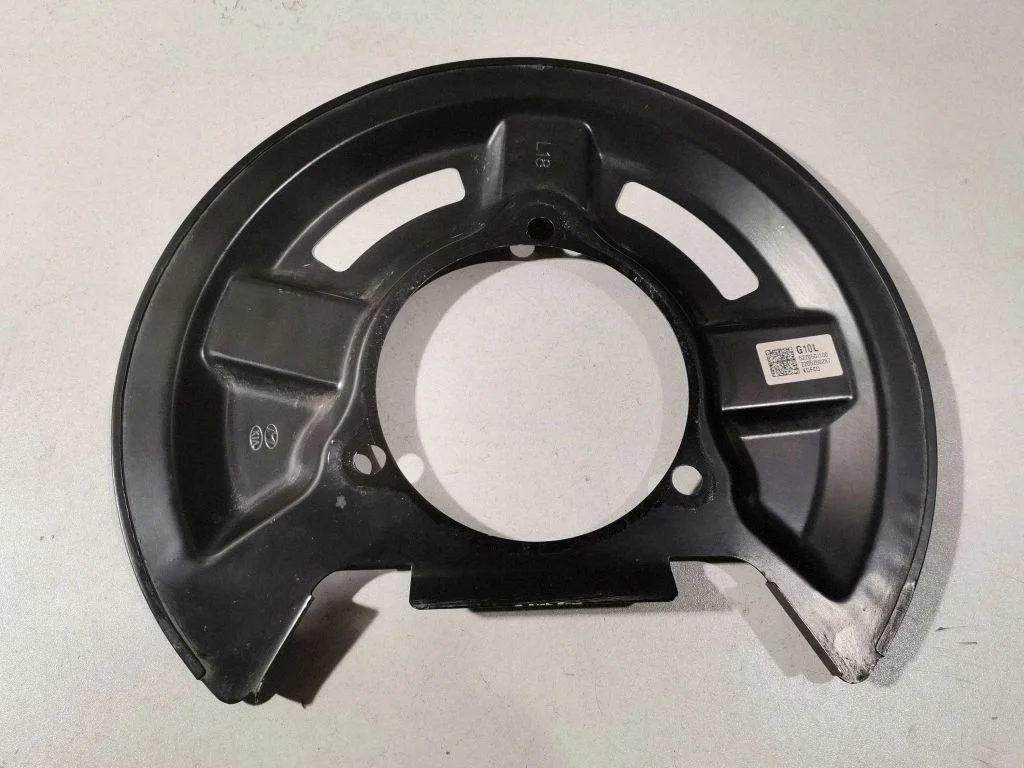 Rear brake disc plate dust cover 52705GI100