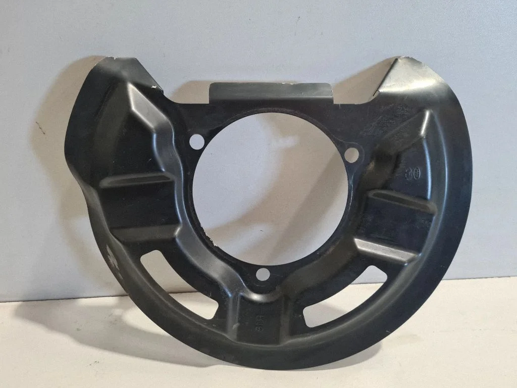 Rear brake disc plate dust cover – rear right