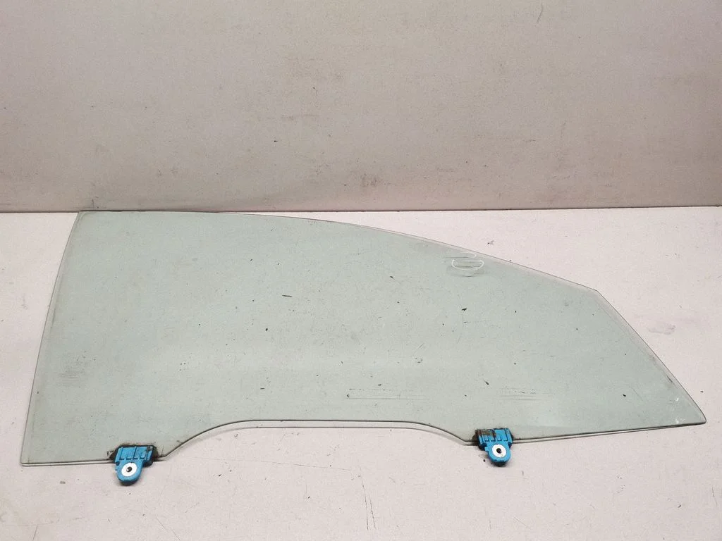 Front door window glass four-door – Mitsubishi Outlander (2013-2021)