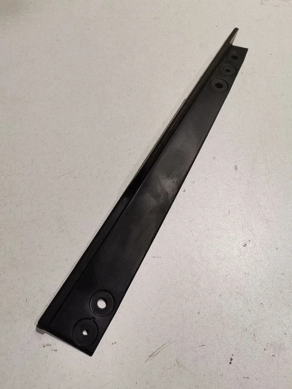 Priekšējais dubļusargs HK8317F018AA