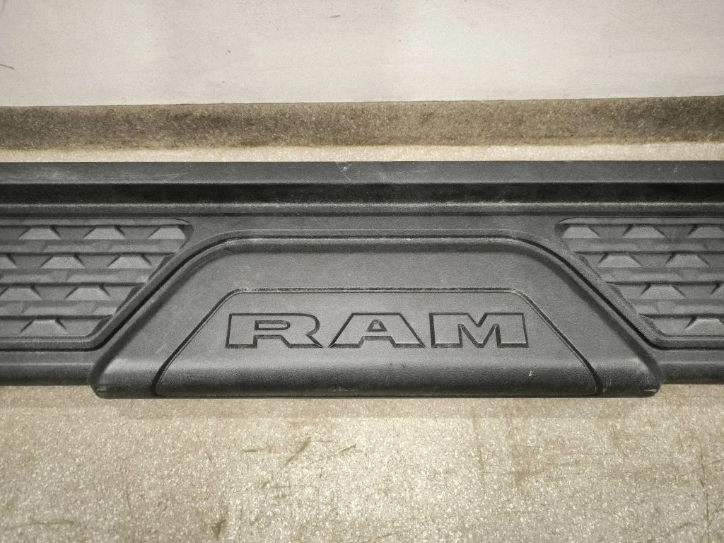 Sill 68502232AA – Dodge RAM 1500 DS (2009-)
