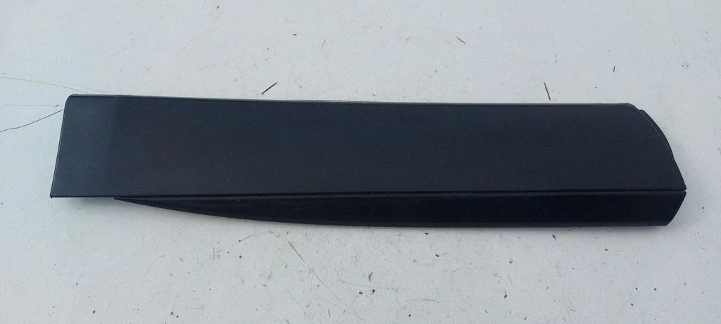 Esiukse liist (mold) – Jaguar F-Pace (2016-)
