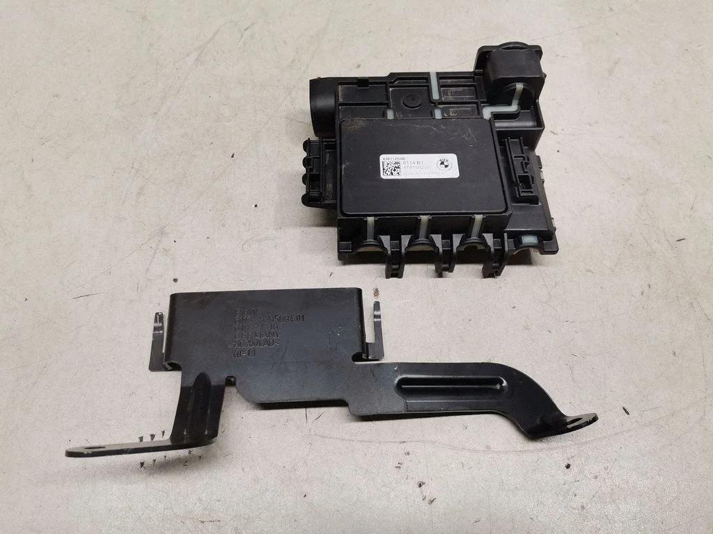 Plusa vadu savienojuma mezgls 61942110