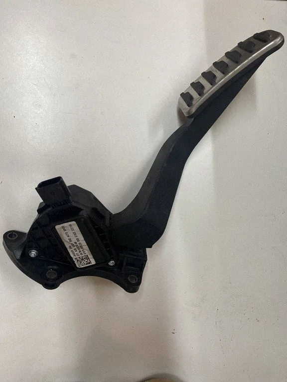 Accelerator throttle pedal GK7M9F836BB