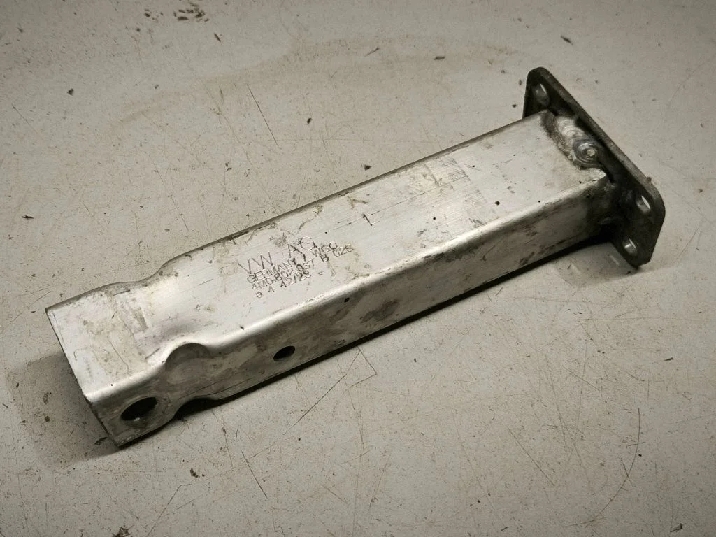Radiator support slam panel bracket – Porsche Cayenne (9Y0 9Y3) (2018-)