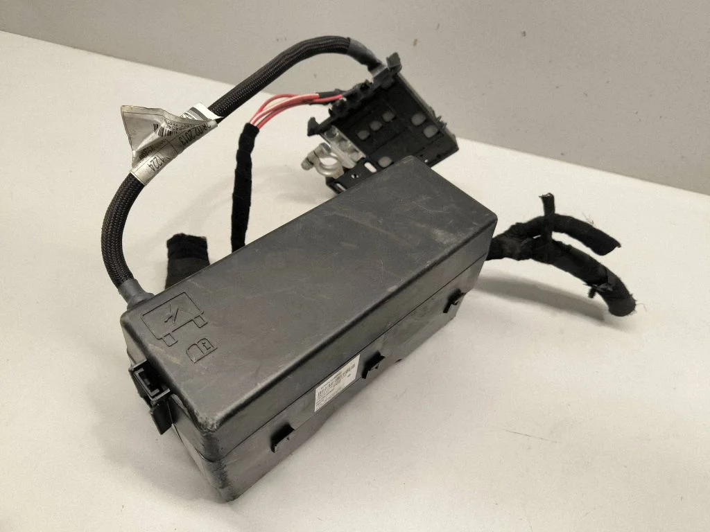 Fuse box set 670153932