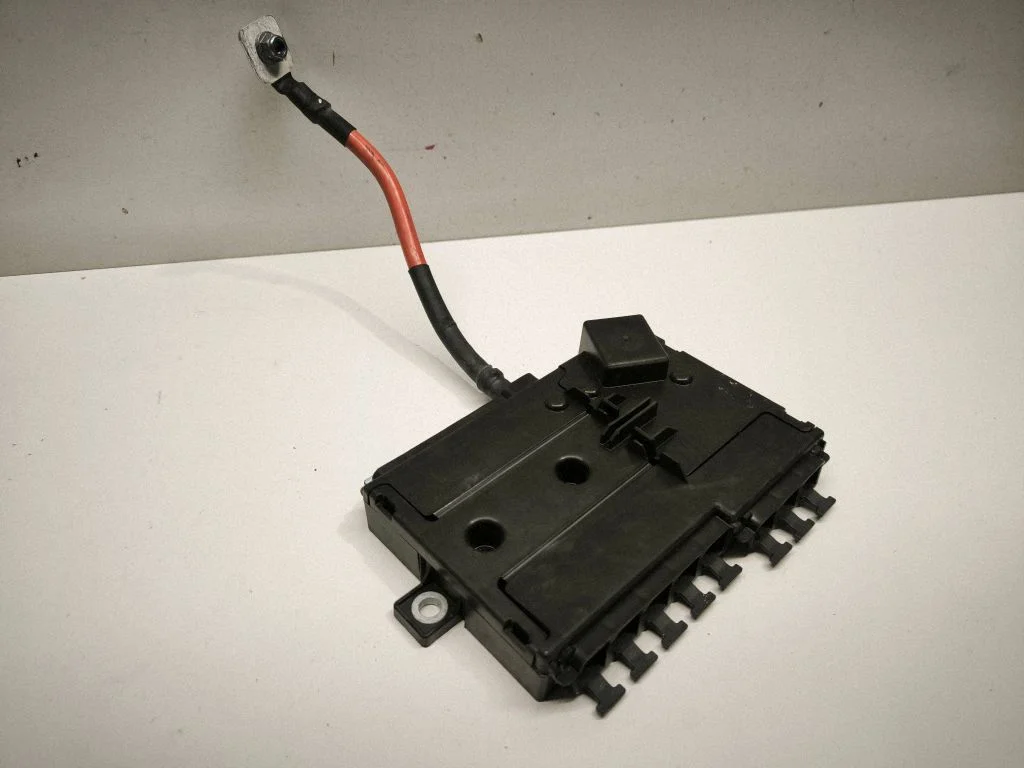 Fuse box set A2135406100
