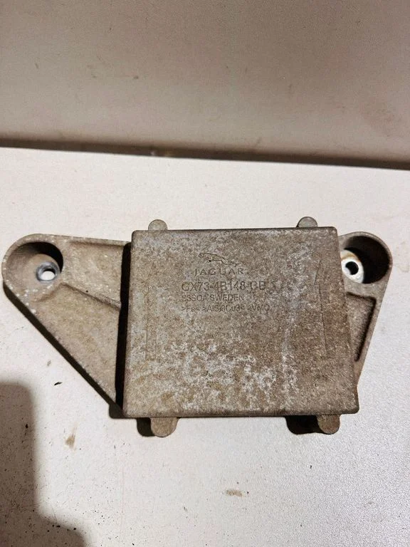 Rear differential/diff mount bracket – Jaguar F-Pace (2016-)