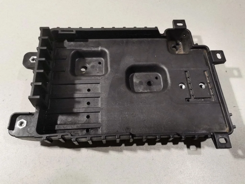 Battery tray 37150GI000