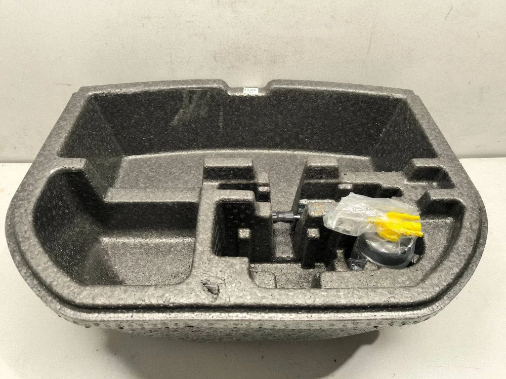 Schowek w bagażniku 09149K4000