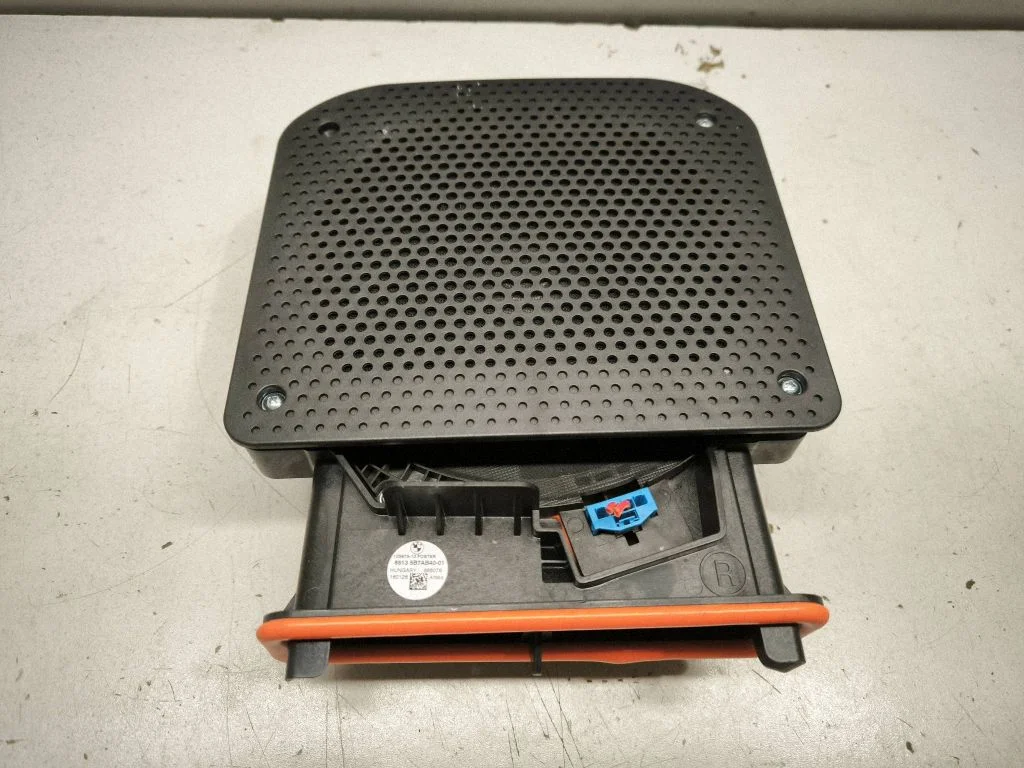 Skaļrunis (-ņi) priekšējās durvīs 10597510