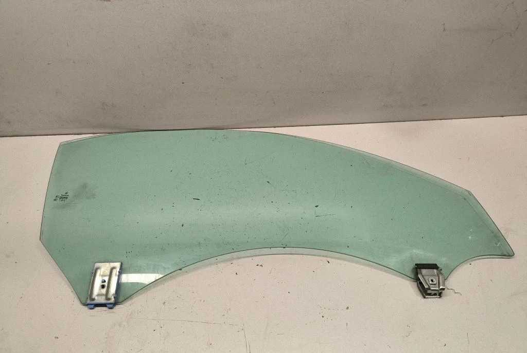 Front door window/glass (coupe) – Mercedes-Benz SLK-Class R172 (2011-2017)