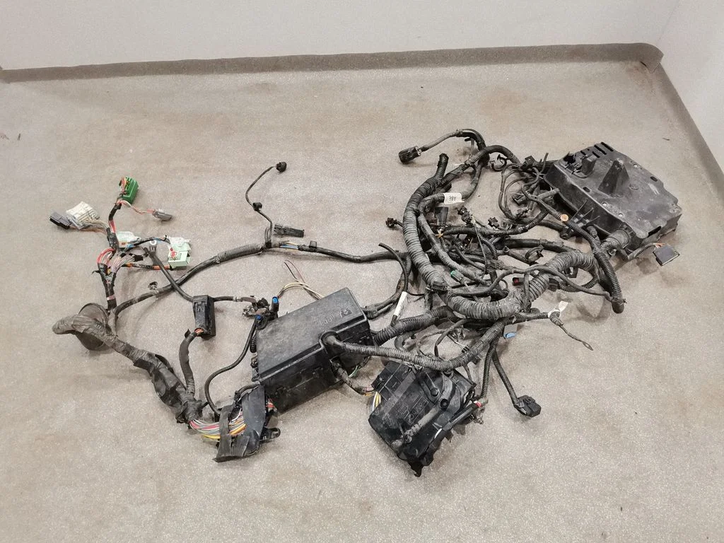 Motora vadu instalācija F1FT14A280
