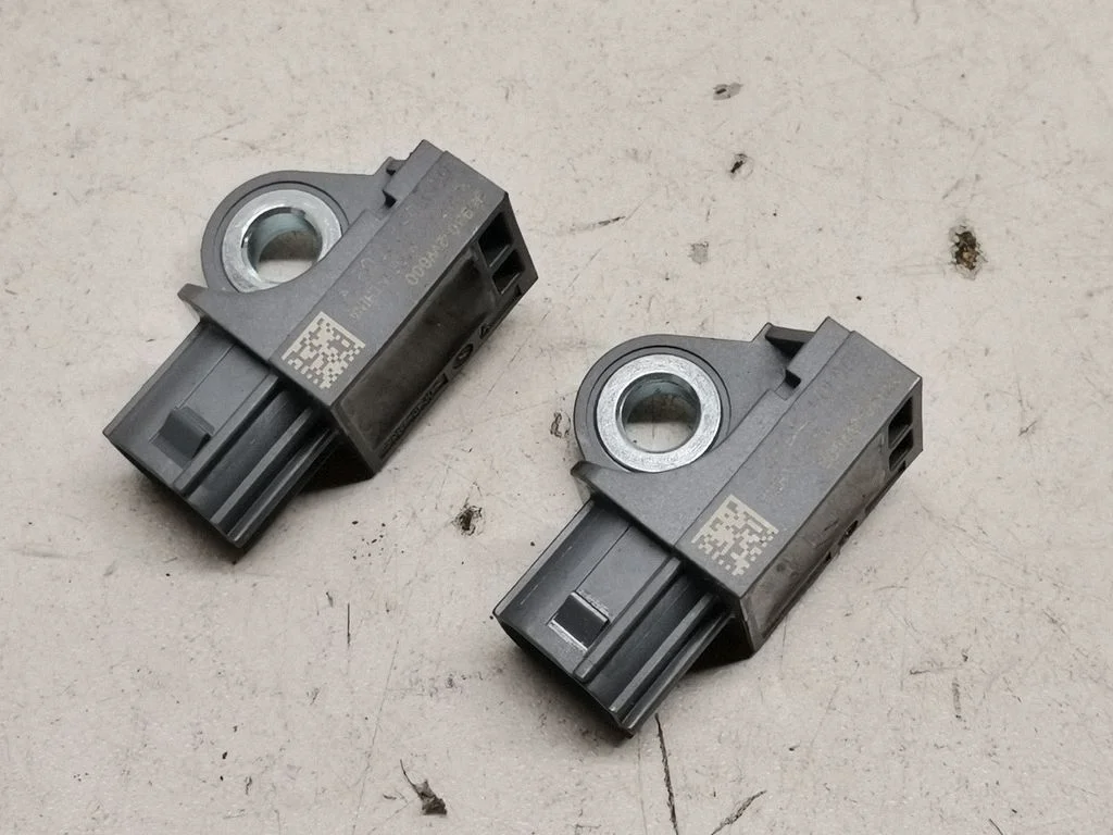 Airbag deployment crash/impact sensor 959302W000