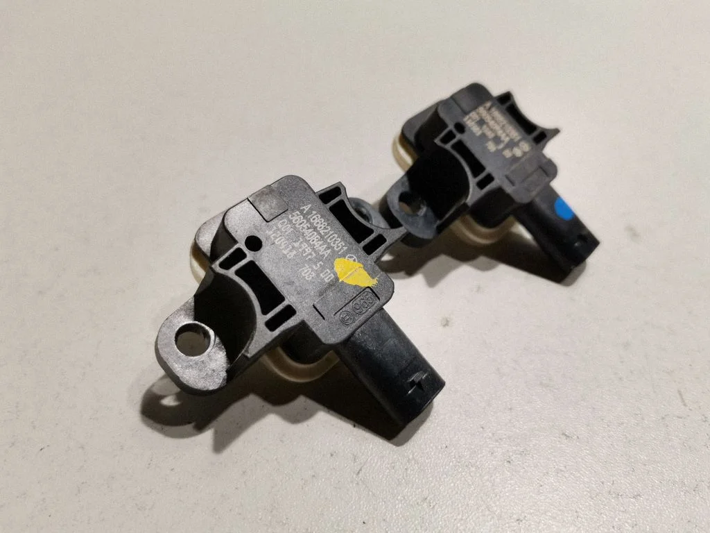 Airbag deployment crash/impact sensor – Jeep Grand Cherokee (2010-2021)