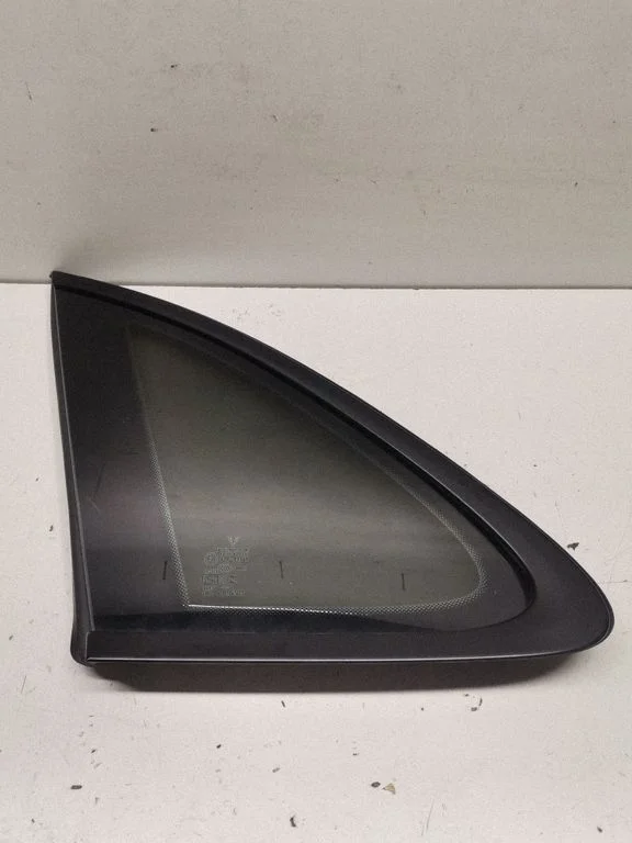 Rear side window 95B845297