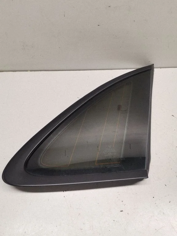 Rear side window 95B845298