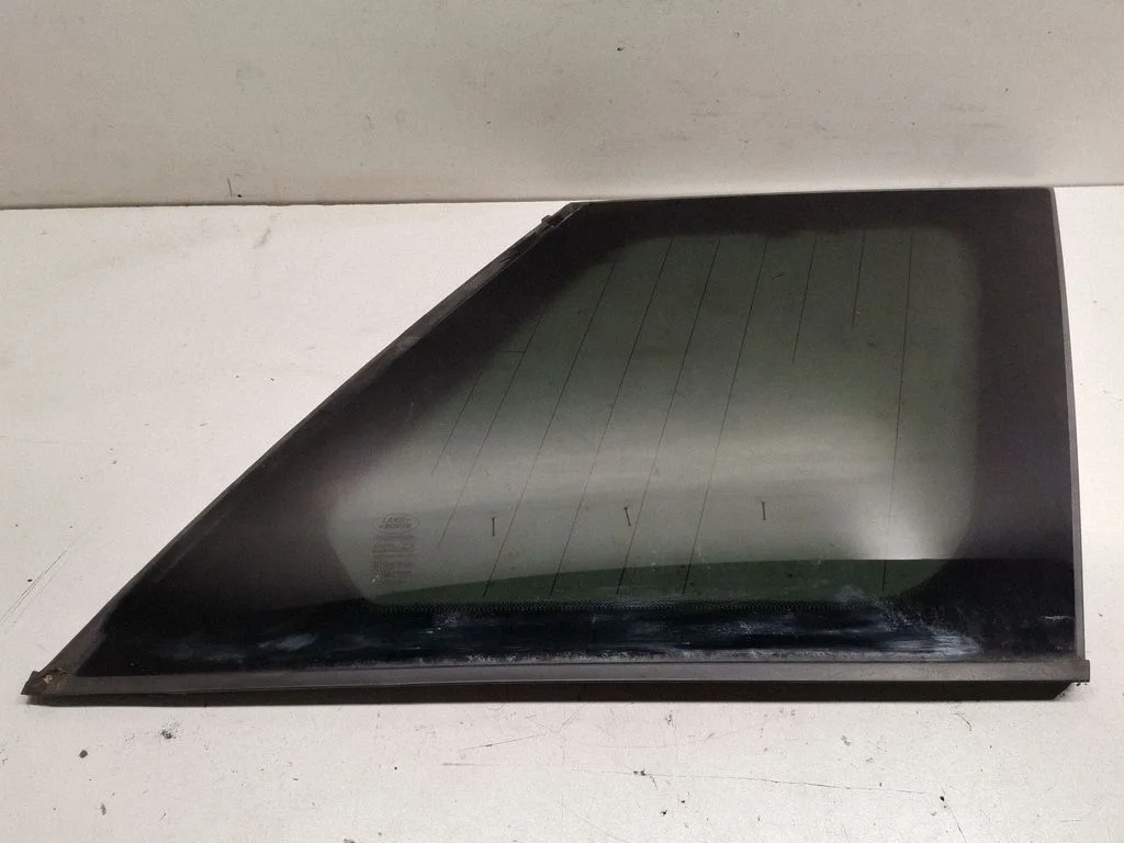 Rear side window E143R001604