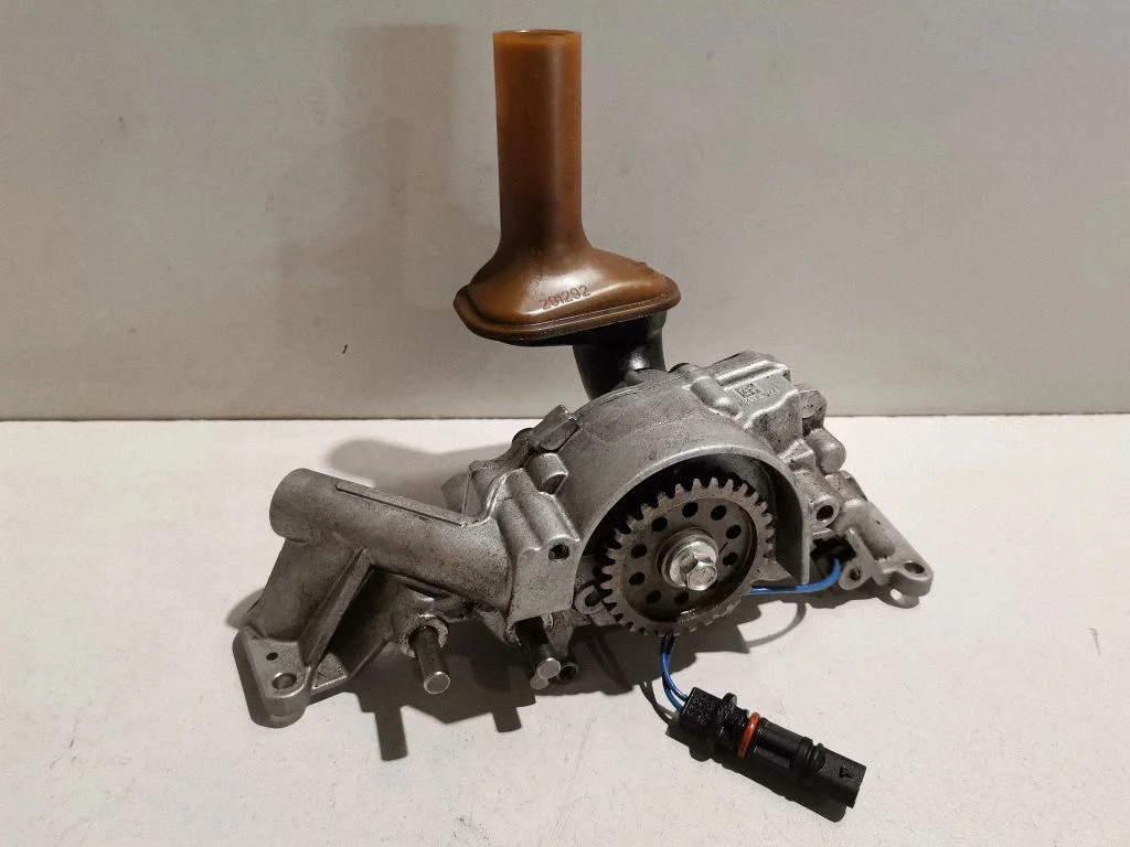 Oil pump 28418F1544