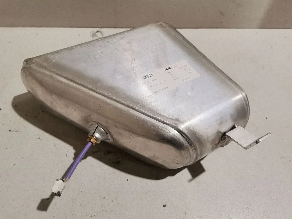Vakuuma gaisa tvertne 4M0616204F