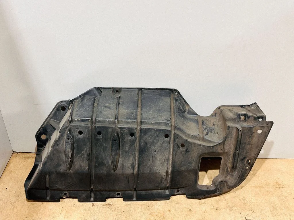 Rear bumper underbody cover/under tray – Lexus RX 450H (2016-)