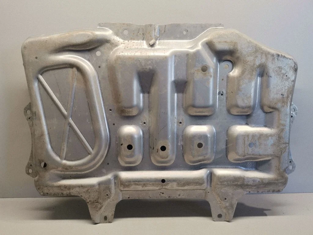 Rear underbody cover/under tray L8B27E063AE