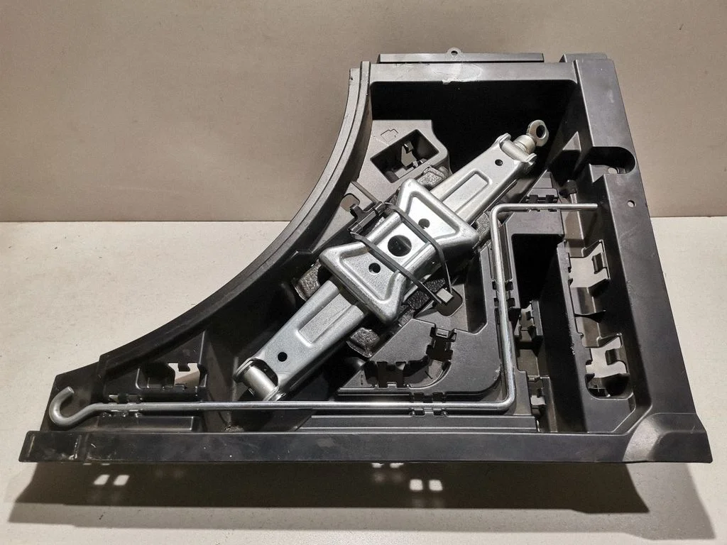 Tööriistakomplekt – Lexus RX 450H (2016-)