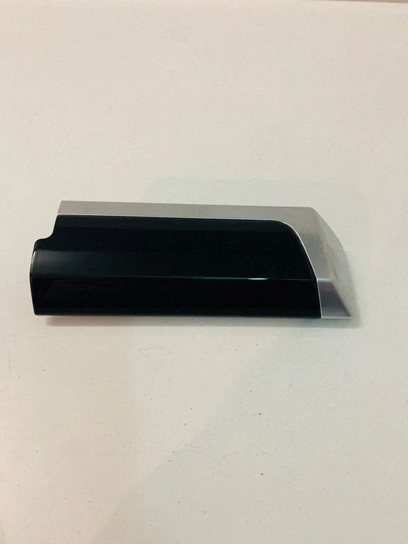 Radio/GPS head unit trim 7P5857226F