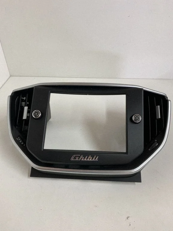 Raadio/navigatsiooni viimistlus – Maserati Ghibli (2013-)