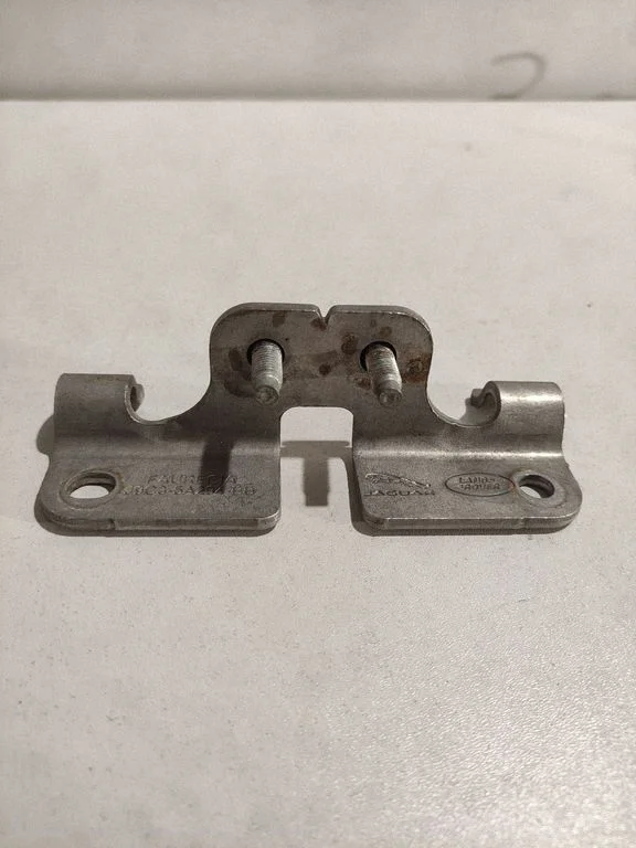 Muffler mount bracket/holder J9C35A294BB