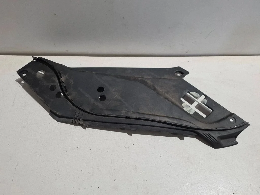 Radiator trim – Volvo XC90 (2014-)