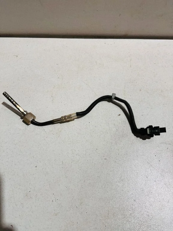 Exhaust gas temperature sensor A0009059106